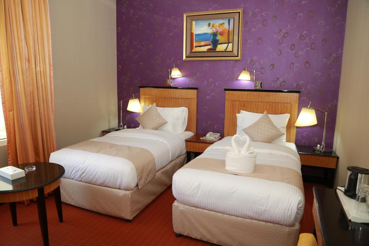 Creek Gate Hotel-baithans Отель 2*