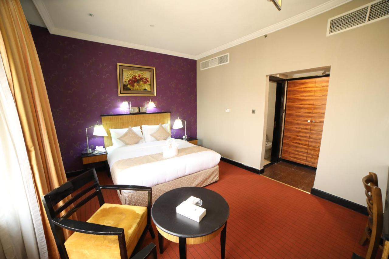 Creek Gate Hotel-baithans Отель 2*